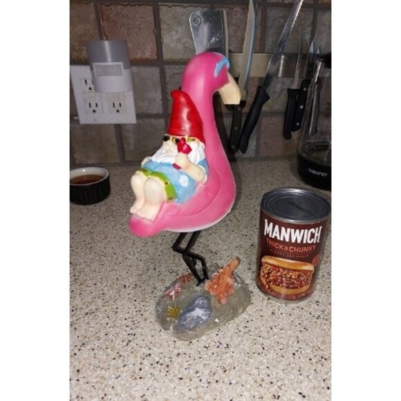 Gnome Garden Statue, Funny Gnome Reclining on Flamingo Figurines, Resin Gnome - Picture 1 of 1